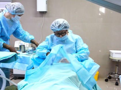 «Подкожные паразиты проникли в глаз»: в Якутии провели пересадку роговицы молодому пациенту