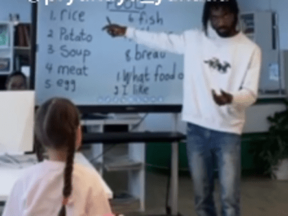 Учитель из Западной Африки преподает 3 года в Бердигестяхе