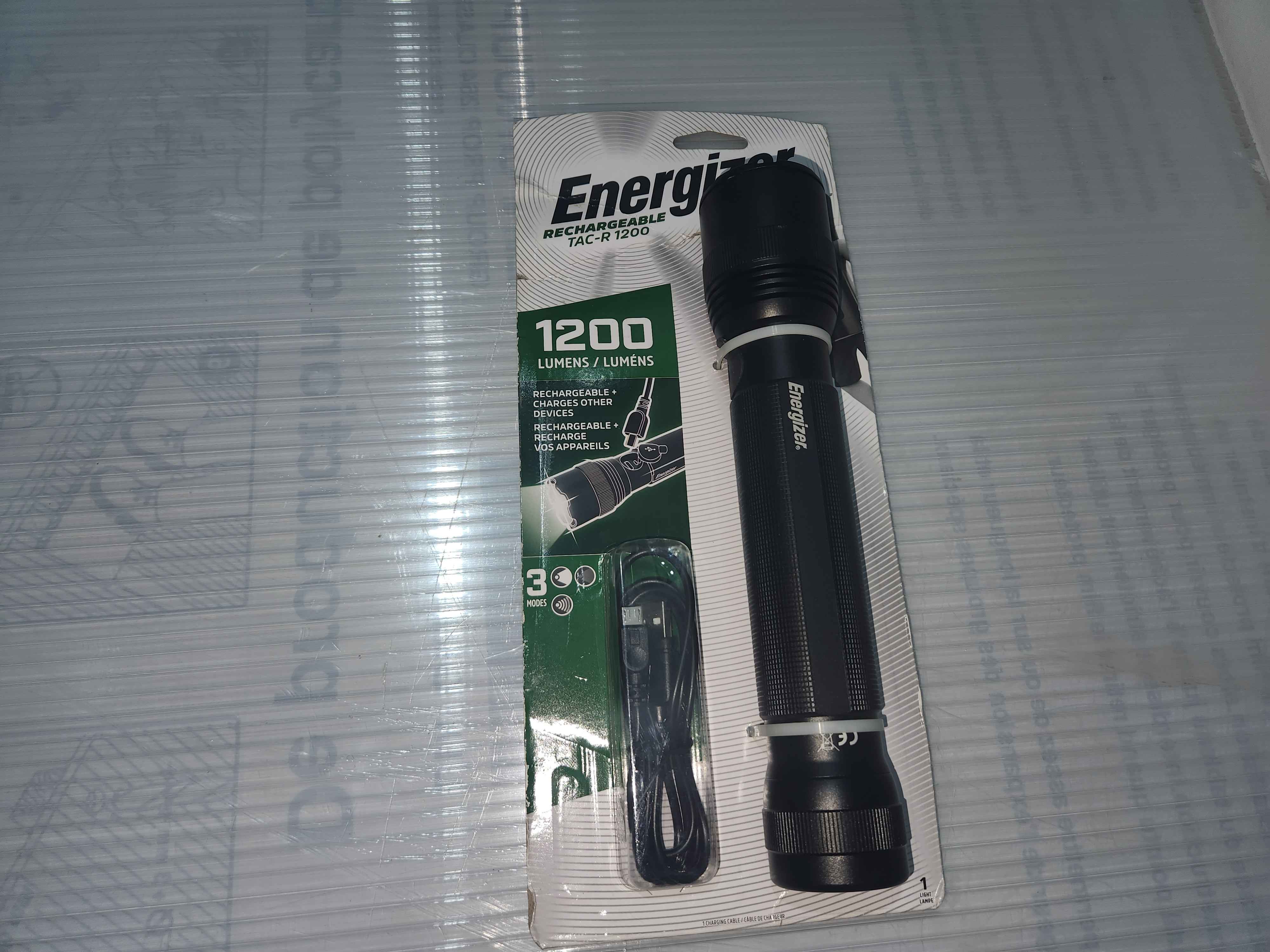 Lampe de Poche LED Energizer Rechargeable TAC-R 1200 Lumens - Tactique & Powerbank