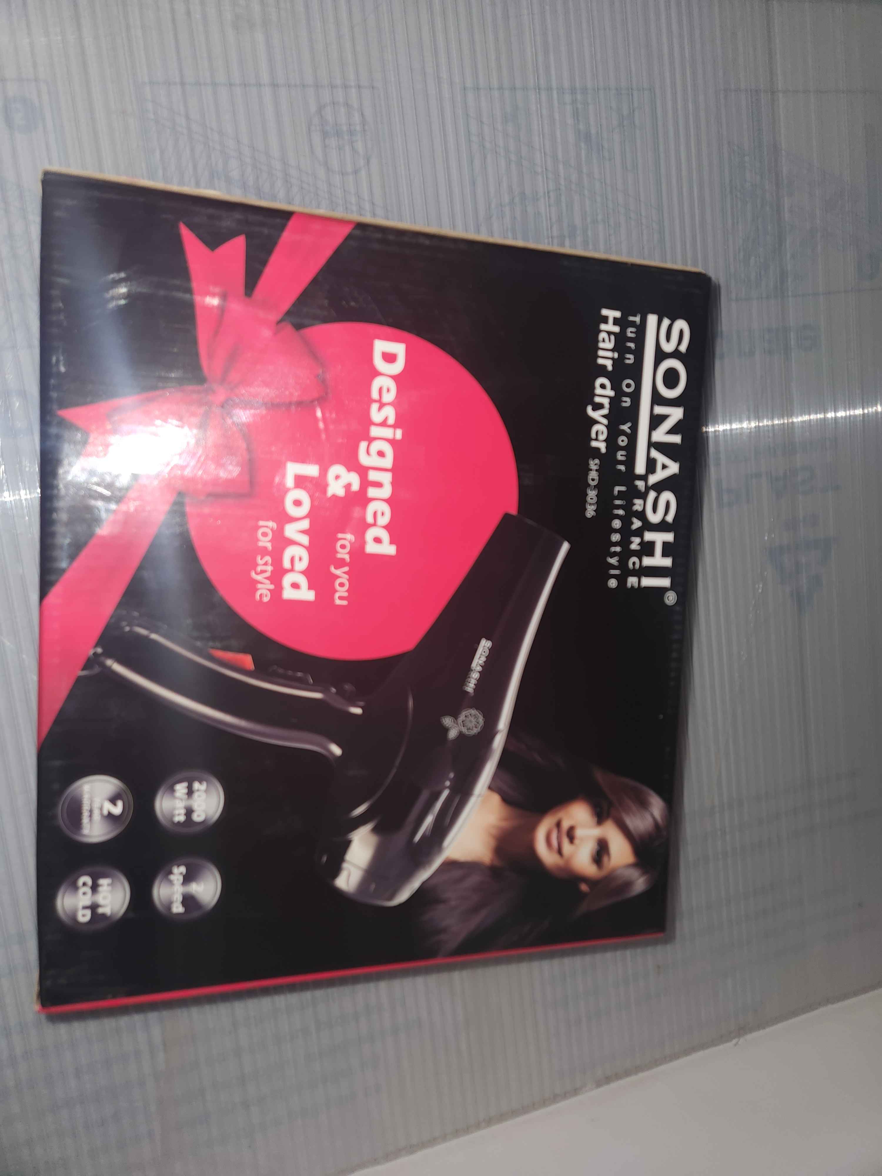 Sèche-cheveux Professionnel Sonashi 2000W - Haute Performance (SHD-3036)