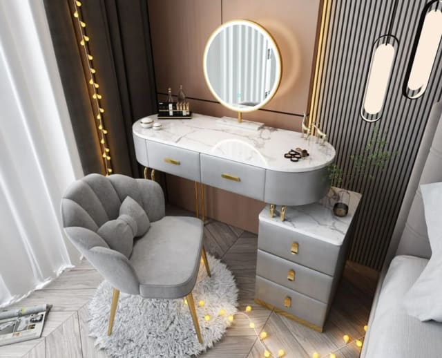 Vanity Makeup Table