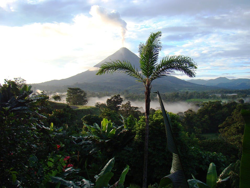 costa rica conservation hike