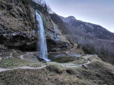 Italien - Goriuda waterfall - Winter weekend trip ⛄ Skiing, snowboarding, Italian Alps, Authentic Italian Village & lots of FUN