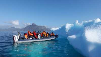 Grönland - Glacier Lodge Eqi - Experience the midnight sun on a Greenland Adventure Expedition:Lets Explore by Boat, on Land and in the Air! See a Giant Melting Glacier, Blue UNESCO Icebergs and More - 3