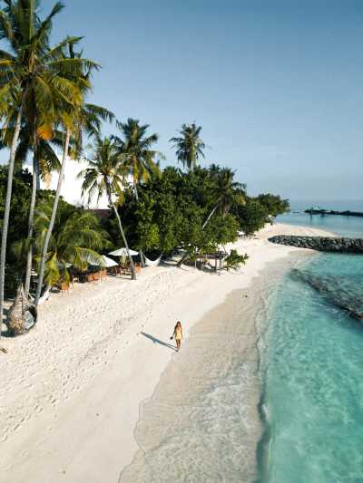 Maldives - Gaafaru - Maldives Off the Beaten Path – Dive into this destination like never before. Local concert, food experiences, unforgettable beaches, snorkeling with sharks, stingrays, dolphins and turtle - 2
