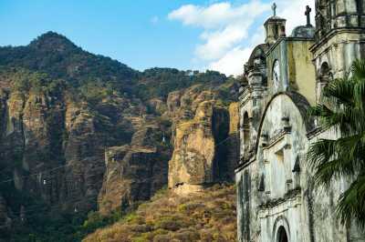 Mexiko - Tepoztlán - Travel with a local 😎 🇲🇽✨  Chapter : 🔥" Día de Muertos"  with a Mexican Soul 🇲🇽💀 – Lakes 🌊, Legends 🕯️ & Late Nights 🌙✨