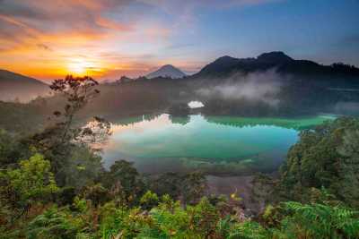 Indonesien - Dieng - Experience the Best of Borobudur and Hike Mt. Prau in 5 Days - An Outdoor Adventure in Indonesia