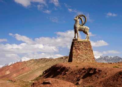 Central Asia - Karakul Lake - Tajikistan & the Pamir highway! 🇹🇯 Tajiki tribes, Mountain ranges, YAKs and Yurts ⛰️🛖🐃 - 1