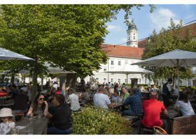 Deutschland - Biergarten Im Klosterhof - 🥨 München: Weißwurscht, Wiesn & Wahnsinn 🍻 - 3
