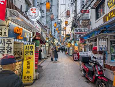 Korea, Süd - Bukchon Hanok Village - 🇰🇷 🍁 The Autumn Chapter: Work & Wander in Seoul for 15 days (PRIVATE ROOM) 👨🏽‍💻 🍜 - 1