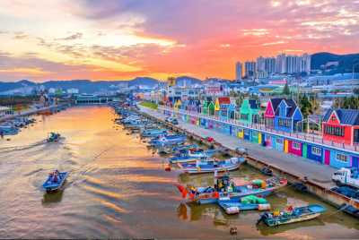 Korea, Süd - Huinnyeoul Culture Village - 🌊 🍂 Busan Reset: Where Fall Foliage Meets Coastal Sunsets 🌇 🇰🇷 - 4