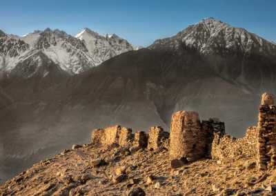 Central Asia - Khorog - Tajikistan & the Pamir highway! 🇹🇯 Tajiki tribes, Mountain ranges, YAKs and Yurts ⛰️🛖🐃 - 1