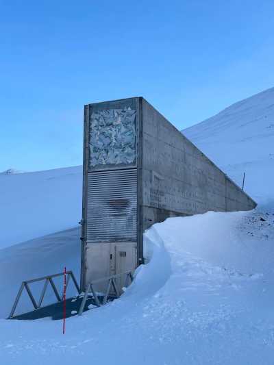 Svalbard - Longyearbyen - SVALBARD - THE NORTH IS CALLING - 12