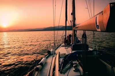 Griechenland - Chillout & Abenteuer Segelreise griechische Inseln auch für Newbies - Mit Skipper, Segellehrer, Reiseführer & DJ - JoinMyTrip