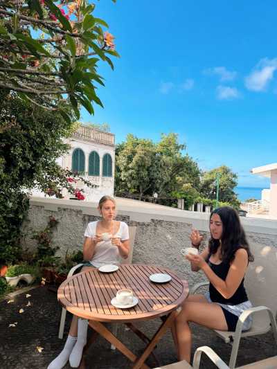 Portugal - Funchal - Modern, Spacious & Beautiful Coliving Villa in prime location - Funchal, Madeira | Adventure, Nature and Fun on the Dream Island of Madeira 🌴 | Large bright Room with AC, Work Setup - 9