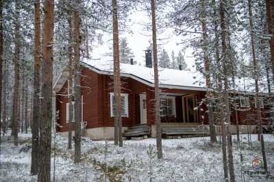 Finnland - Levi - Ski Camp in Lapland: See Northern Lights, Ride Husky Sleds and Try Ice-Swimming