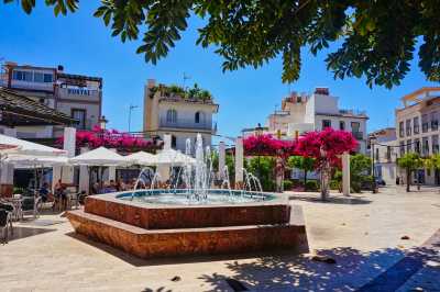 Spain - Centro - MÁLAGA DYNAMIC TRIP: Authentic Paella Experience • Hike with scenic views • Pádel class • Beach Picnic (Private Rooms)🌄🥘🏸 - 1