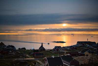 Grönland - Ilulissat - Experience the midnight sun on a Greenland Adventure Expedition:Lets Explore by Boat, on Land and in the Air! See a Giant Melting Glacier, Blue UNESCO Icebergs and More - 1