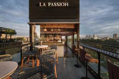Vietnam - La Passion Premium Cau Go Hotel - 🇻🇳 Iconic Vietnam Unveiled: From Emerald Bays to Lantern-lit Streets 🏮 - 2