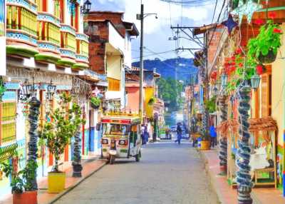 Kolumbien - Medellín - Colombian Colors in December: An Unforgettable Cultural Experience😎 - 5