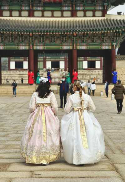 Korea, Süd - Gyeongbokgung Palace - 🇰🇷 Korea in Color: An Autumn 🍁 Journey of Palaces ⛩️, Peaks 🏔 & Portraits 📸 - 2