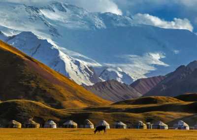 Central Asia - Tulpar kul - Tajikistan & the Pamir highway! 🇹🇯 Tajiki tribes, Mountain ranges, YAKs and Yurts ⛰️🛖🐃 - 7