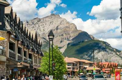 Canada - Banff - 4-Day Rocky Mountains Adventure with Sunrise Rail Experience - 4