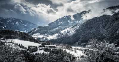 Österreich - Kitzbuhel - A One-Week Escape to Kitzbühel: A Perfect Blend of Charm and Adventure! Last chance to enjoy the snow before Spring ❄︎ - 1