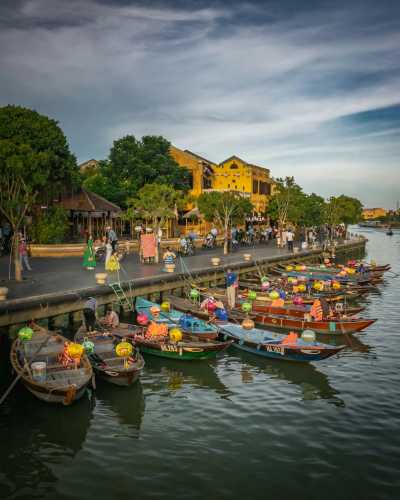 Vietnam - Lantern boat ride - Ninh Binh (Tam Coc) & Hoi An: From Limestone Landscapes to Lantern Streets 🌾🏮🛵 (PRIVATE ROOM) – The Vietnam Experience 🇻🇳