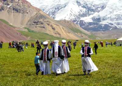 Central Asia - Tulpar kul - Tajikistan & the Pamir highway! 🇹🇯 Tajiki tribes, Mountain ranges, YAKs and Yurts ⛰️🛖🐃 - 4