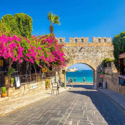 Griechenland - Old Town Piazza - Beauty of Rhodes : Boat trips, Bus tours and Turquoise beaches 🥥🌴 - 1