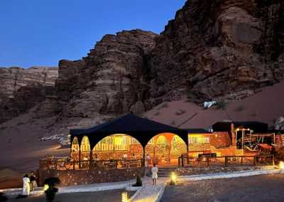 Jordanien - Wadi Rum Desert - 🇯🇴 Roadtrip Through Jordan: Ancient Cities, Desert Skies & Dead Sea 🏜️🌌 #NotAnotherRetreat - 14