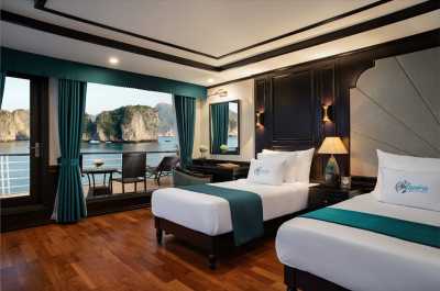 Vietnam - Hạ Long Bay - 🇻🇳 Iconic Vietnam Unveiled: From Emerald Bays to Lantern-lit Streets 🏮 - 2
