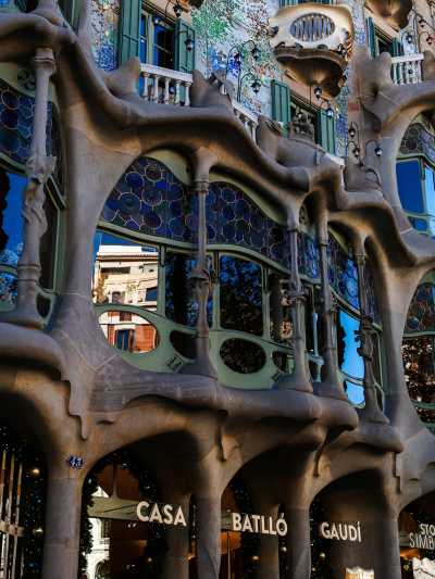 Spanien - Casa Batlló - Barcelona Art Residency: Experience the City Through Art - 3