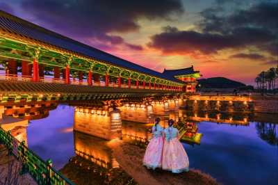 Korea, Süd - Gyeongju-si - 🌊 🍂 Busan Reset: Where Fall Foliage Meets Coastal Sunsets 🌇 🇰🇷 - 1