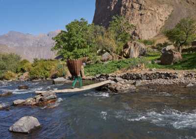 Central Asia - Khijez village (flk) - Tajikistan & the Pamir highway! 🇹🇯 Tajiki tribes, Mountain ranges, YAKs and Yurts ⛰️🛖🐃 - 3