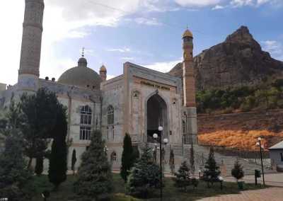 Central Asia - Tulpar kul - Tajikistan & the Pamir highway! 🇹🇯 Tajiki tribes, Mountain ranges, YAKs and Yurts ⛰️🛖🐃 - 2