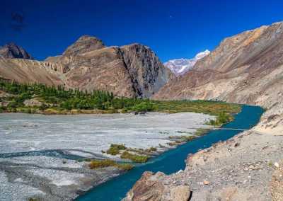 Central Asia - Kalaikhum - Tajikistan & the Pamir highway! 🇹🇯 Tajiki tribes, Mountain ranges, YAKs and Yurts ⛰️🛖🐃 - 1