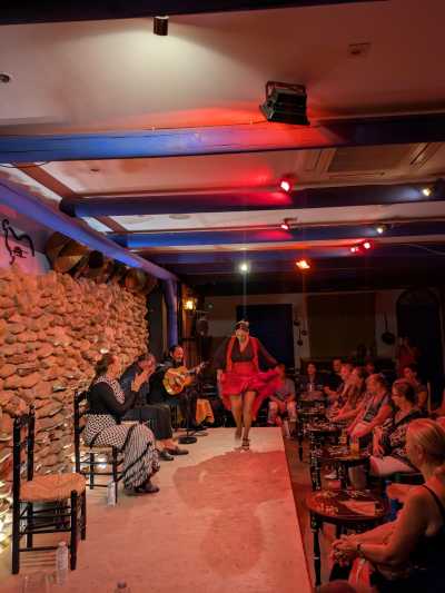 Spain - Centro - AUTHENTIC Málaga with a LOCAL: Paella • Kayak • Waterfall • Tapas Picnic • Pádel class (Private Rooms) 😎🎾🌊 - 8