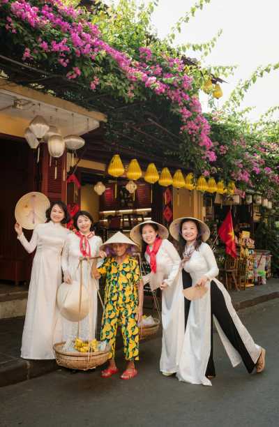 Vietnam - Hội An - 🇻🇳 Iconic Vietnam Unveiled: From Emerald Bays to Lantern-lit Streets 🏮 - 4