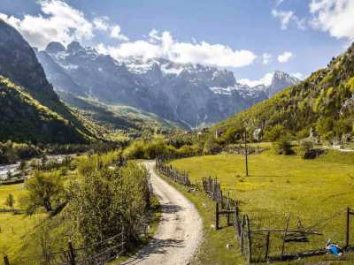 Europa - Theth - Motorcycle Adventure Tour - Balkans - Croatia - Romania - Carpathians - Bosnia a. Herzegovina -Serbia - Montenegro - Albania - North Macedonia