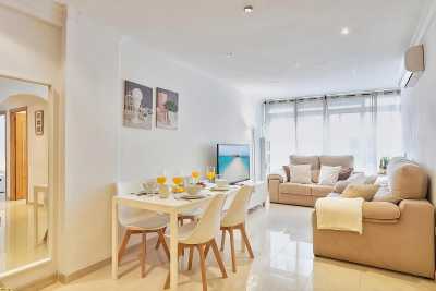 Spanien - Centro - Dynamic trip in Málaga: Sunny Beaches, Pádel and Cooking Paella Workshop (Private Rooms)🌄🥘🏸 - 1