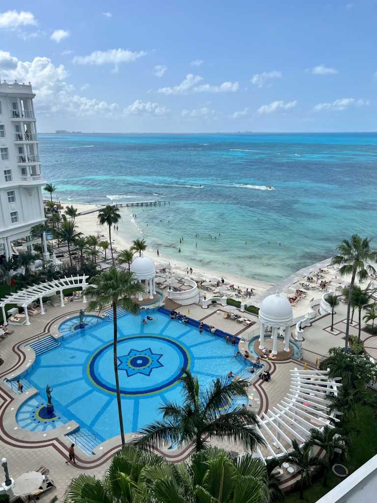 Lindsay Campbell - 16