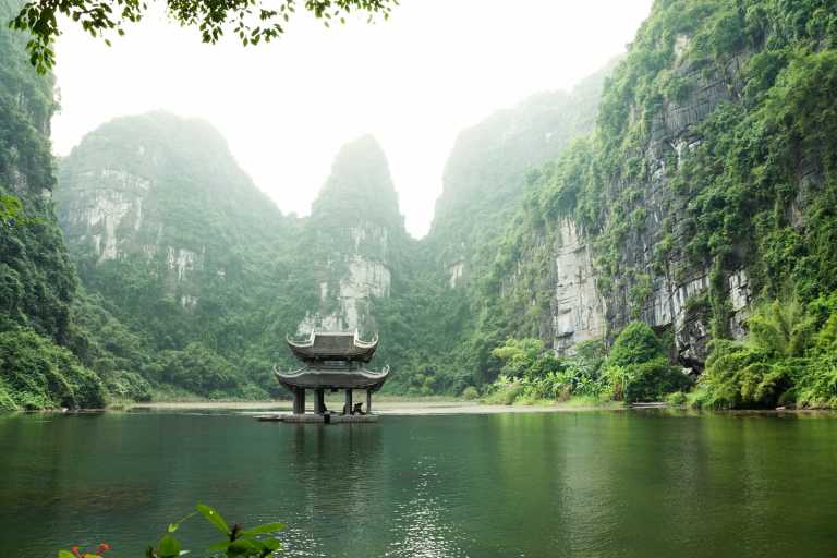 Vietnam - Tràng An - 🇻🇳 The Magic of Vietnam: A 14-Night Journey Through Hanoi, Ninh Binh, Hue & Hoi An 🏮