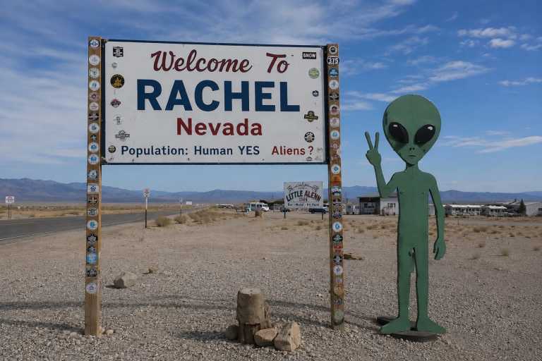 Vereinigte Staaten - Rachel - The Great American Extraterrestrial Trip - Area 51, Roswell & Beyond!