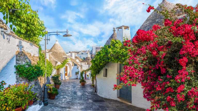 Italien - PUGLIA Hidden Gems: live in a real Trullo, discover Alberobello, explore the Stone City, enjoy amazing Italian food and so much more! - JoinMyTrip
