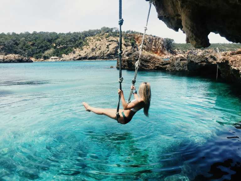 Spanien - Urlaub auf Ibiza - in einem süßen Bungalow (EINZELZIMMER) direkt am Meer! - JoinMyTrip