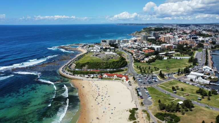 Australia - Newcastle - 🐋 Winter Waves & Creative Days: A Co-Working Escape to Newcastle, Australia 🇦🇺 (PRIVATE ROOM)