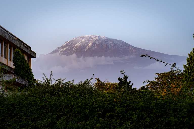 Tansania - Moshi - Climb atop the roof of Africa
