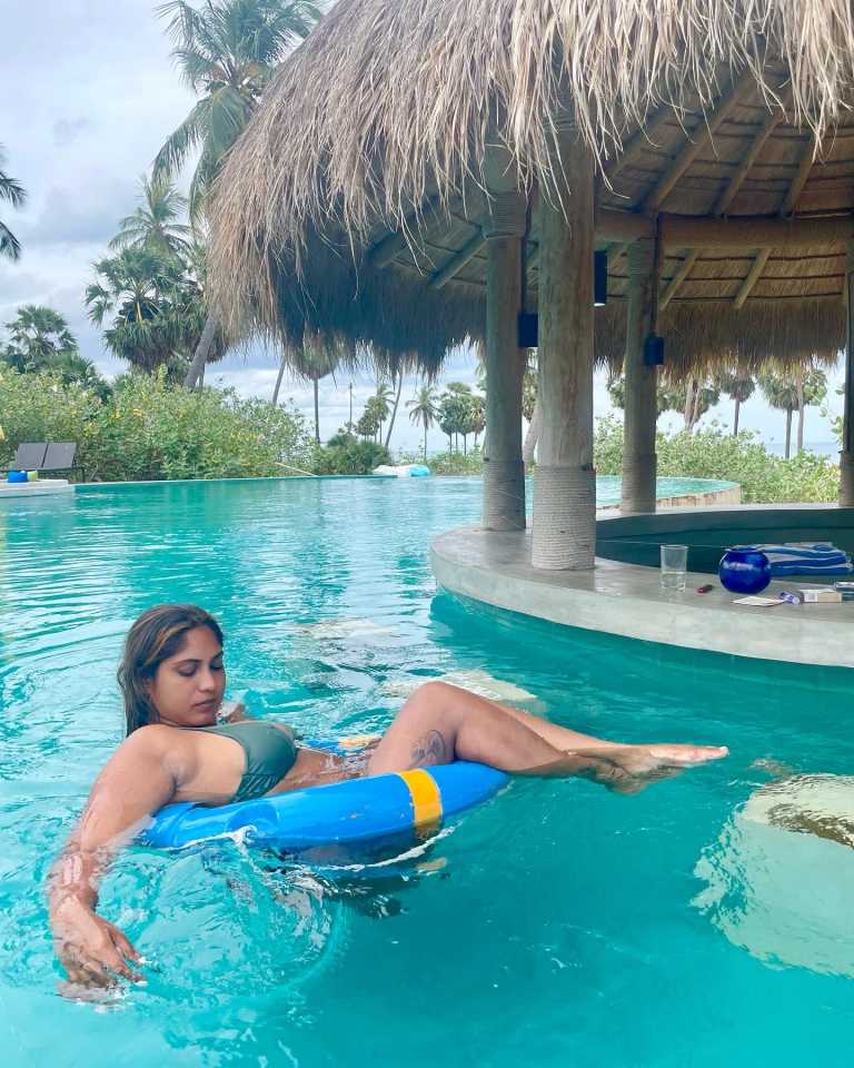 Nadine de Rosayro - 17